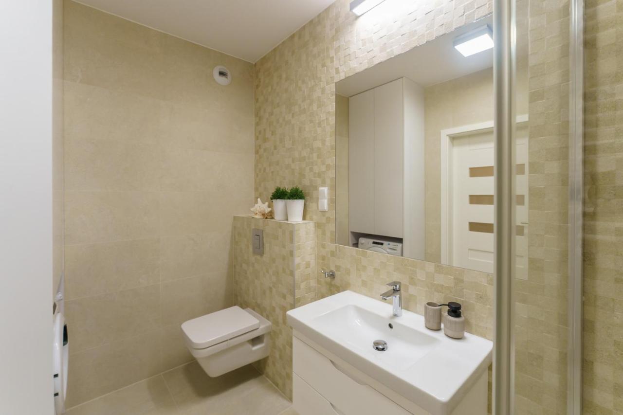 Chilliapartamenty - Nadmorskie Tarasy - Morski Z Dostepem Do Basenu Kolobrzeg Exterior photo